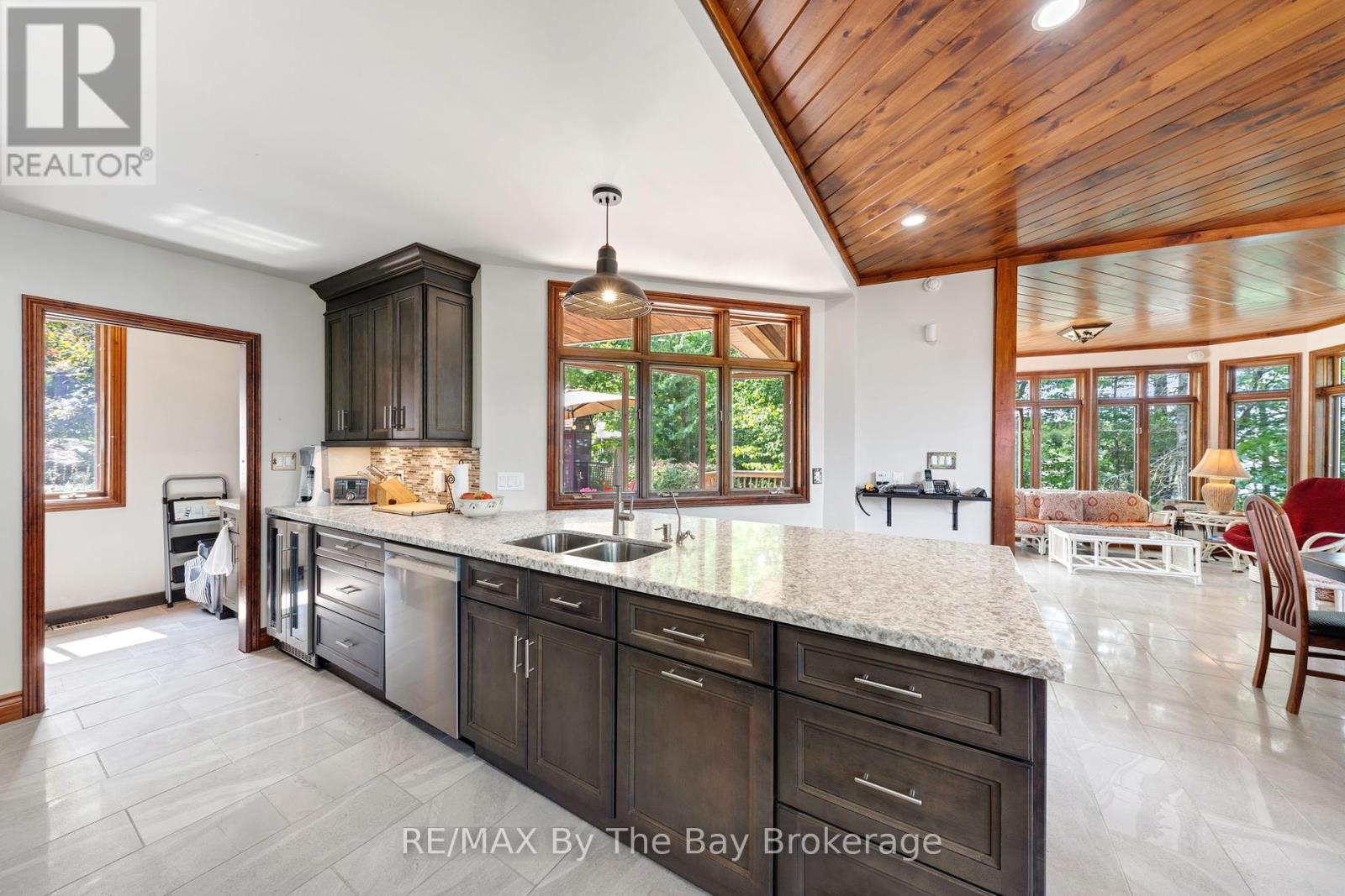 Photo 13 of 4104 East Shore Road, Severn ON