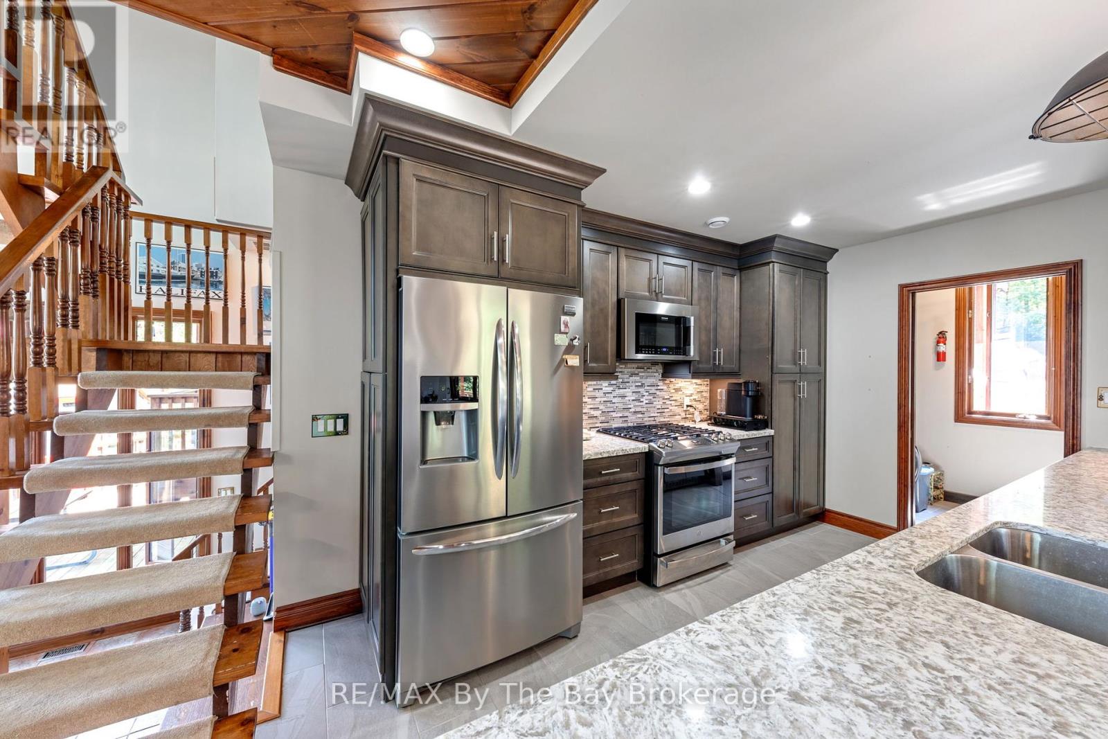 Photo 14 of 4104 East Shore Road, Severn ON