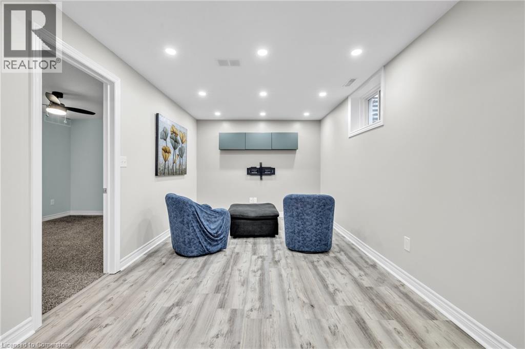Photo 28 of 78 Potters Way Way, Woodstock ON