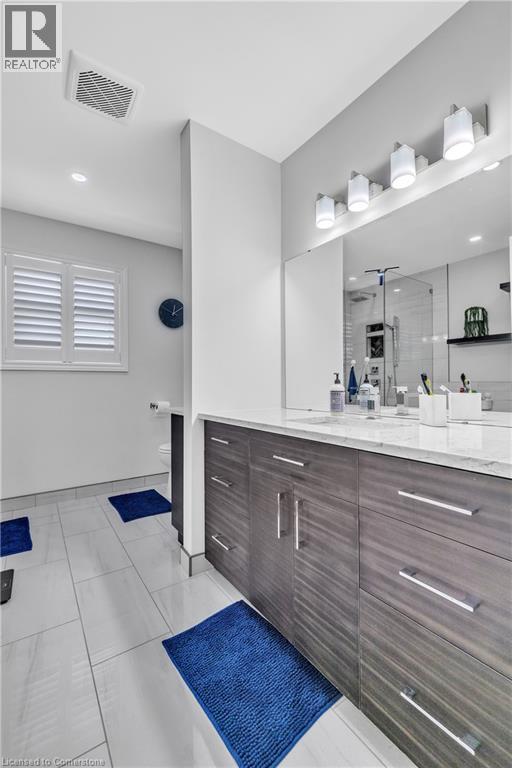 Photo 4 of 78 Potters Way Way, Woodstock ON