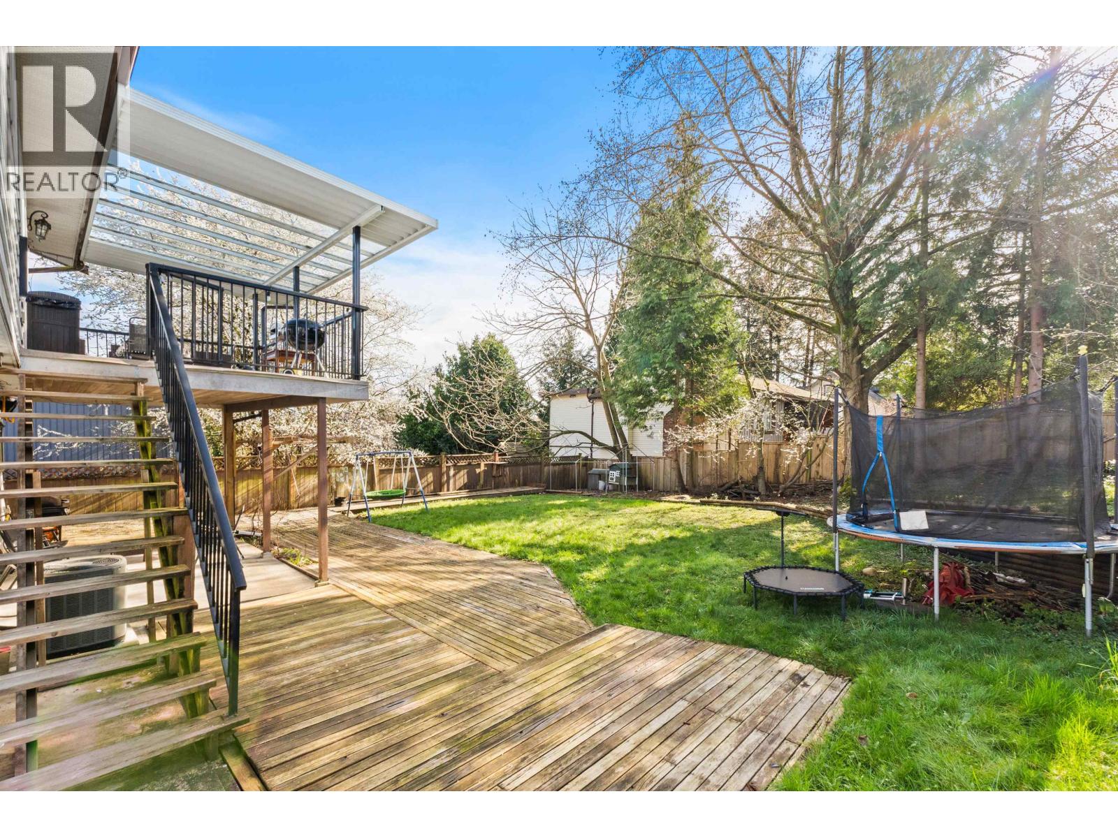 Photo 4 of 2333 Kirkstone Road, North Vancouver BC