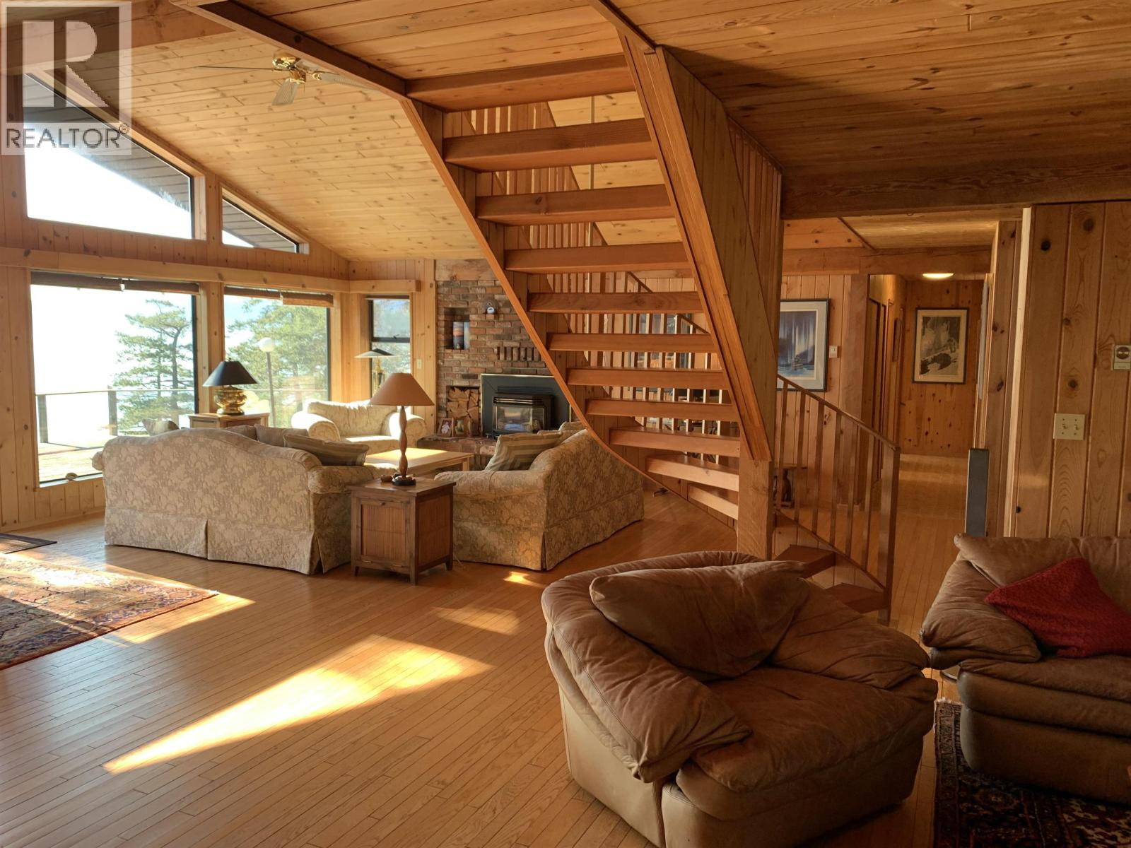 10881 SUNSHINE COAST HIGHWAY, Halfmoon Bay