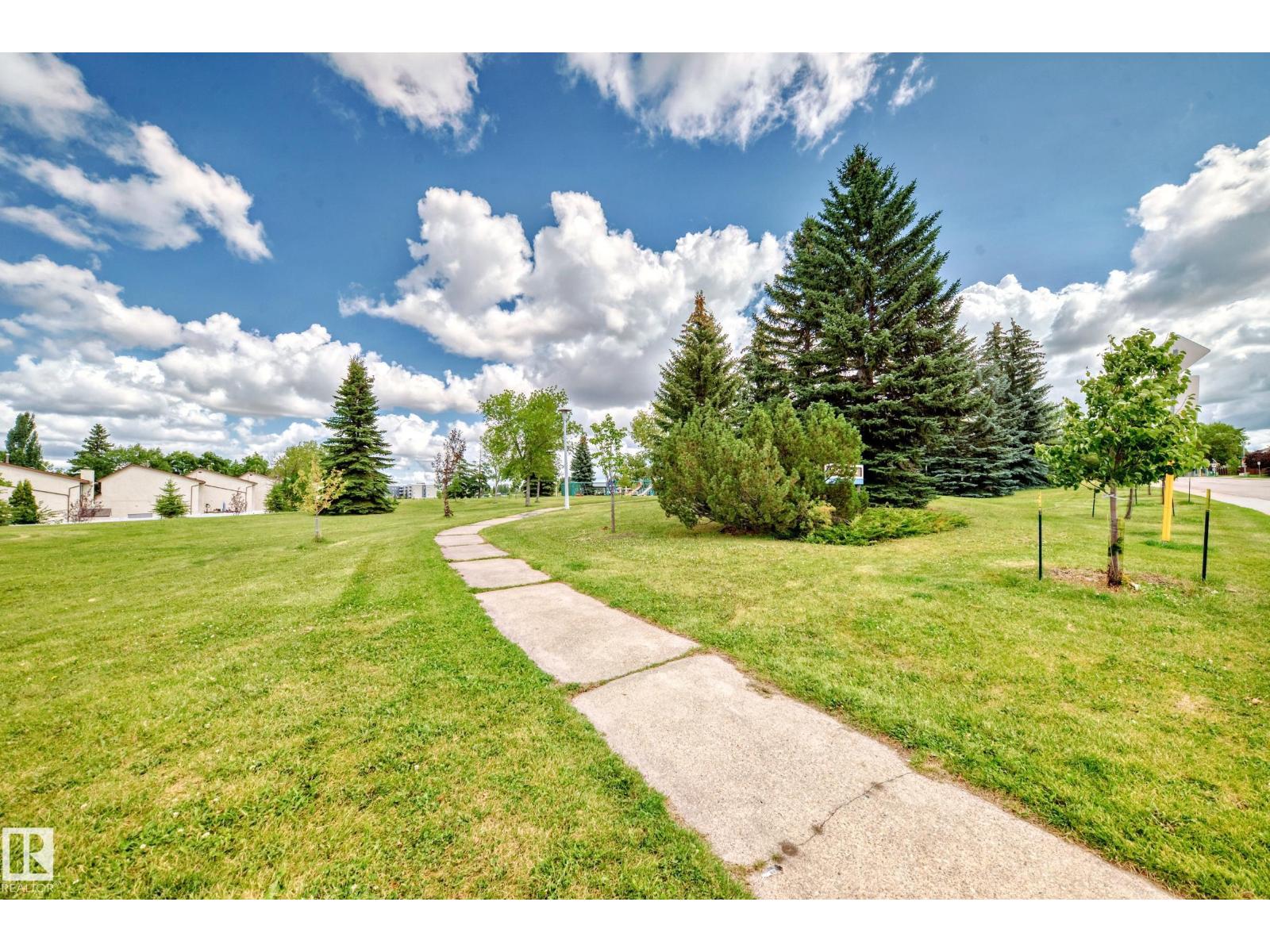 Photo 1 of 1141 60 St Nw, Edmonton AB