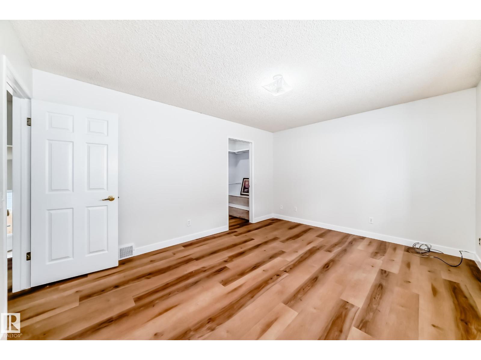 Photo 8 of 1141 60 St Nw, Edmonton AB