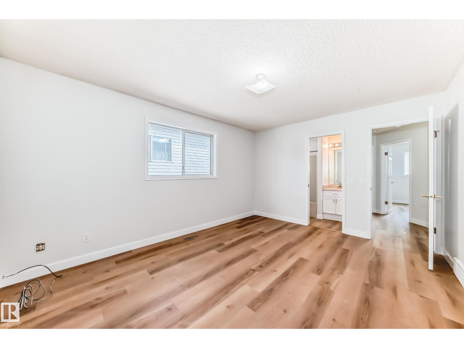 Photo 13 of 1141 60 St Nw, Edmonton AB