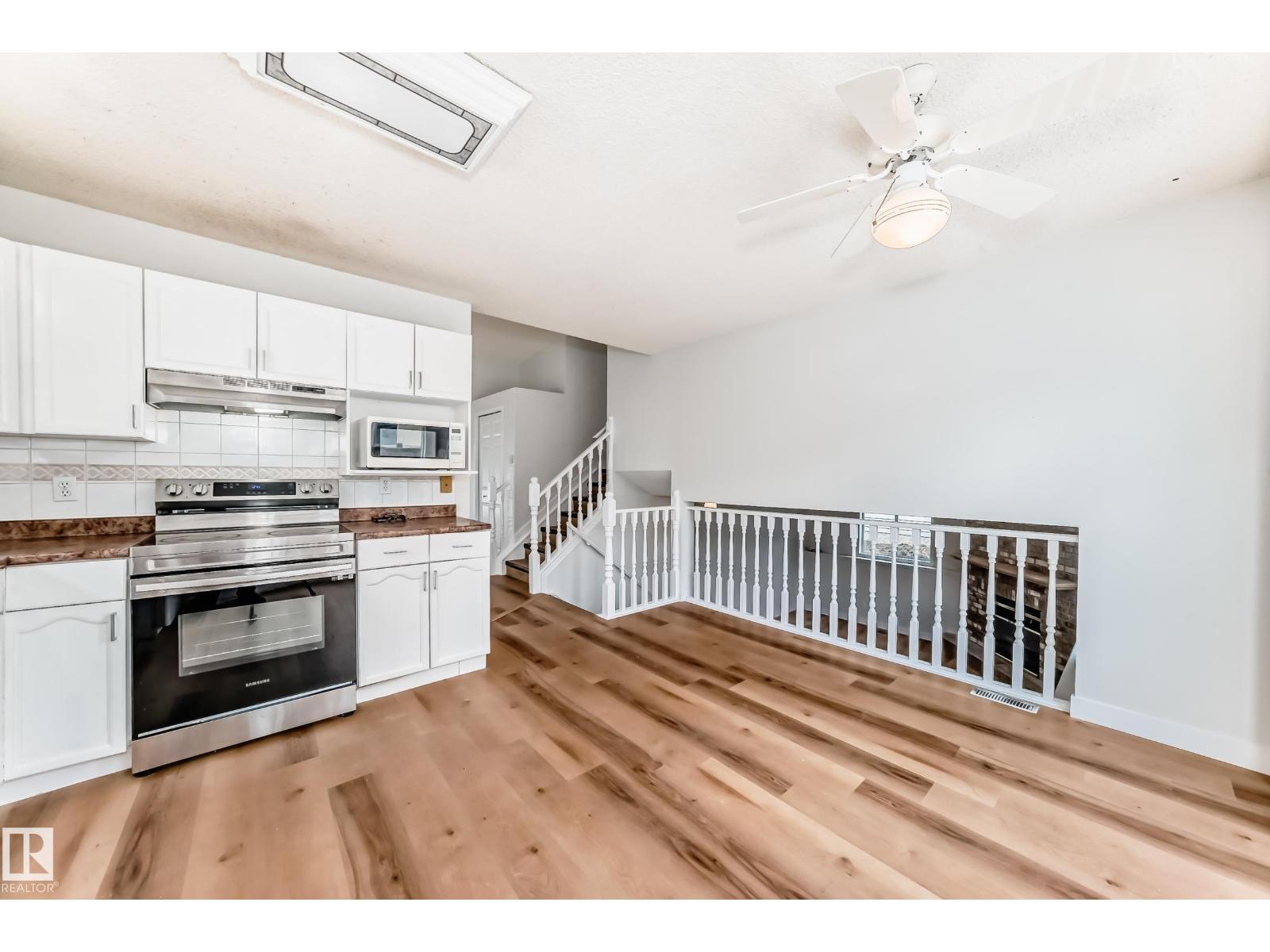 Photo 7 of 1141 60 St Nw, Edmonton AB