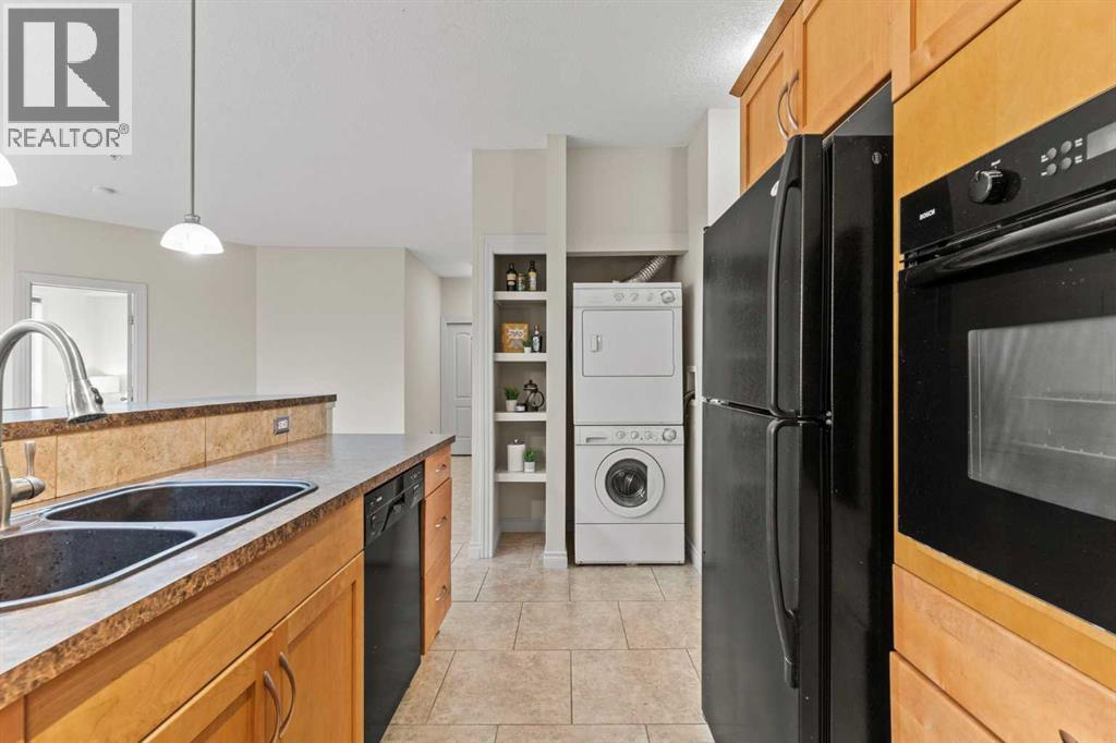 Single Family House for Sale in    Avenue NW Varsity Calgary 