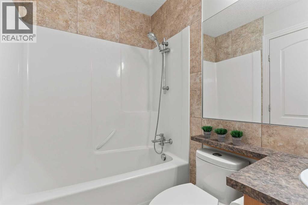 Single Family House for Sale in    Avenue NW Varsity Calgary 