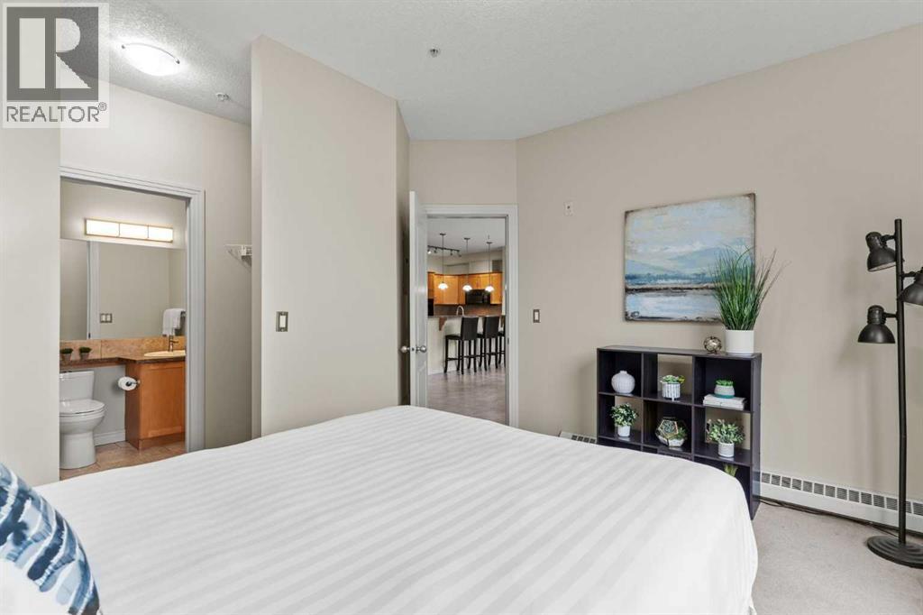 Single Family House for Sale in    Avenue NW Varsity Calgary 