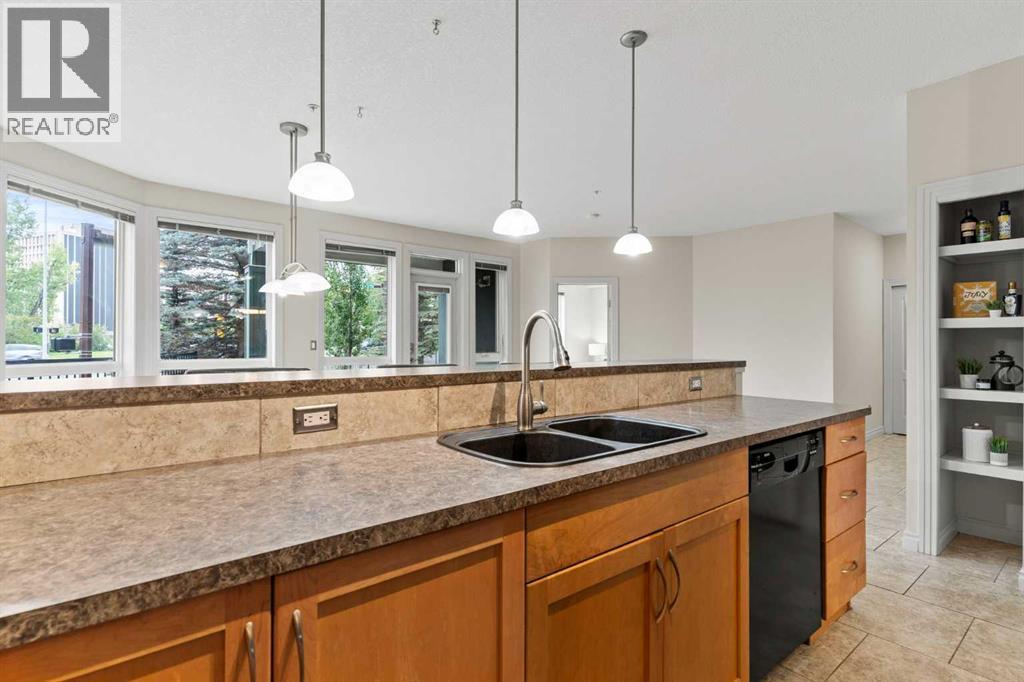 Single Family House for Sale in    Avenue NW Varsity Calgary 