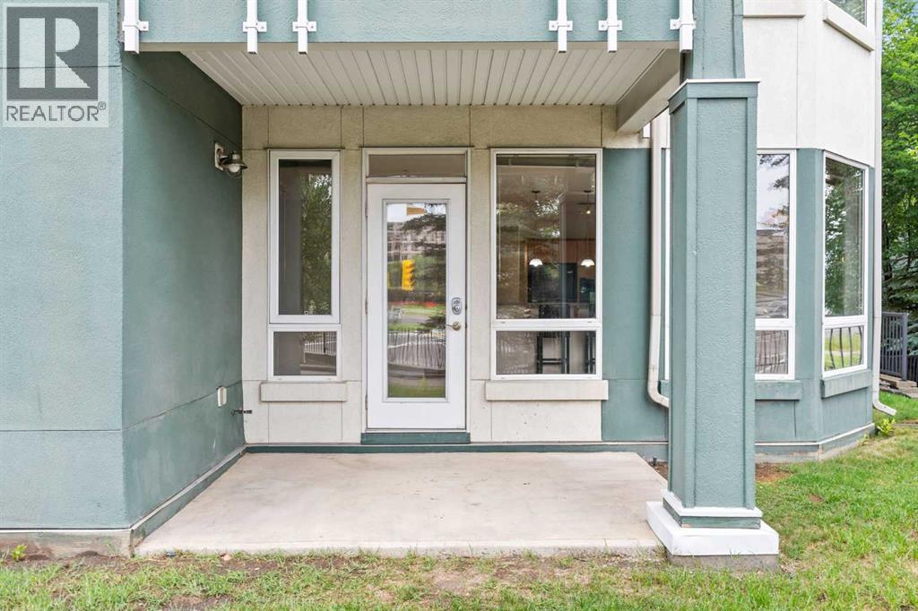 Single Family House for Sale in    Avenue NW Varsity Calgary 