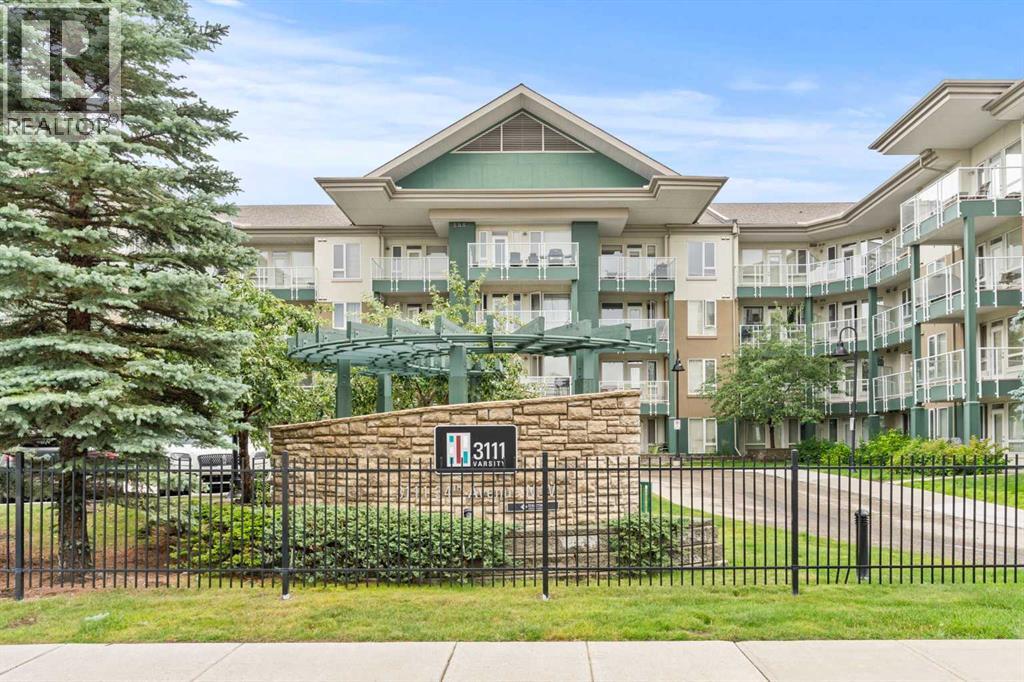 Single Family House for Sale in    Avenue NW Varsity Calgary 