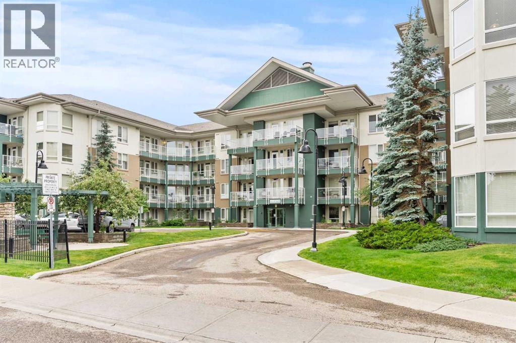 Single Family House for Sale in    Avenue NW Varsity Calgary 