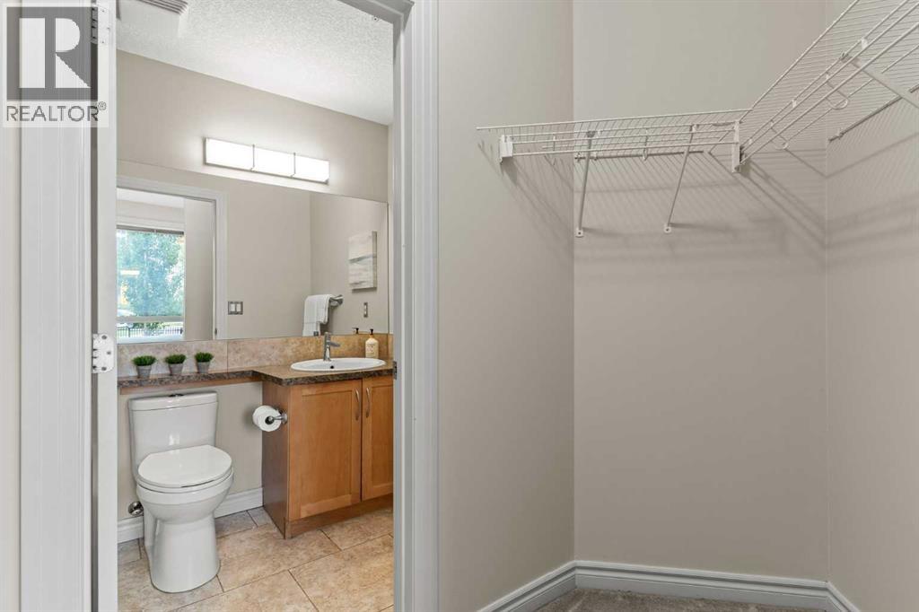 Single Family House for Sale in    Avenue NW Varsity Calgary 