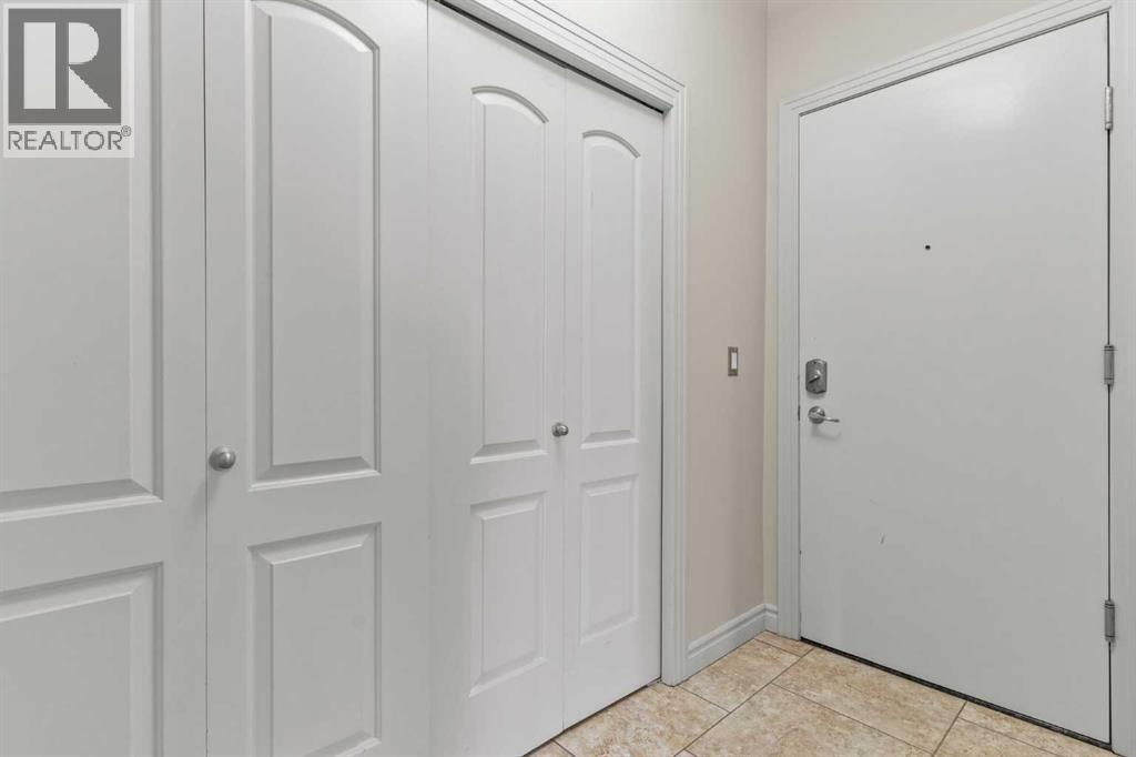 Single Family House for Sale in    Avenue NW Varsity Calgary 