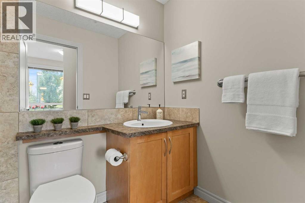 Single Family House for Sale in    Avenue NW Varsity Calgary 