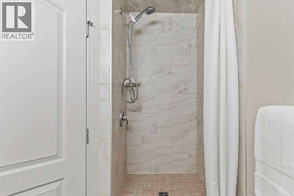 Single Family House for Sale in    Avenue NW Varsity Calgary 
