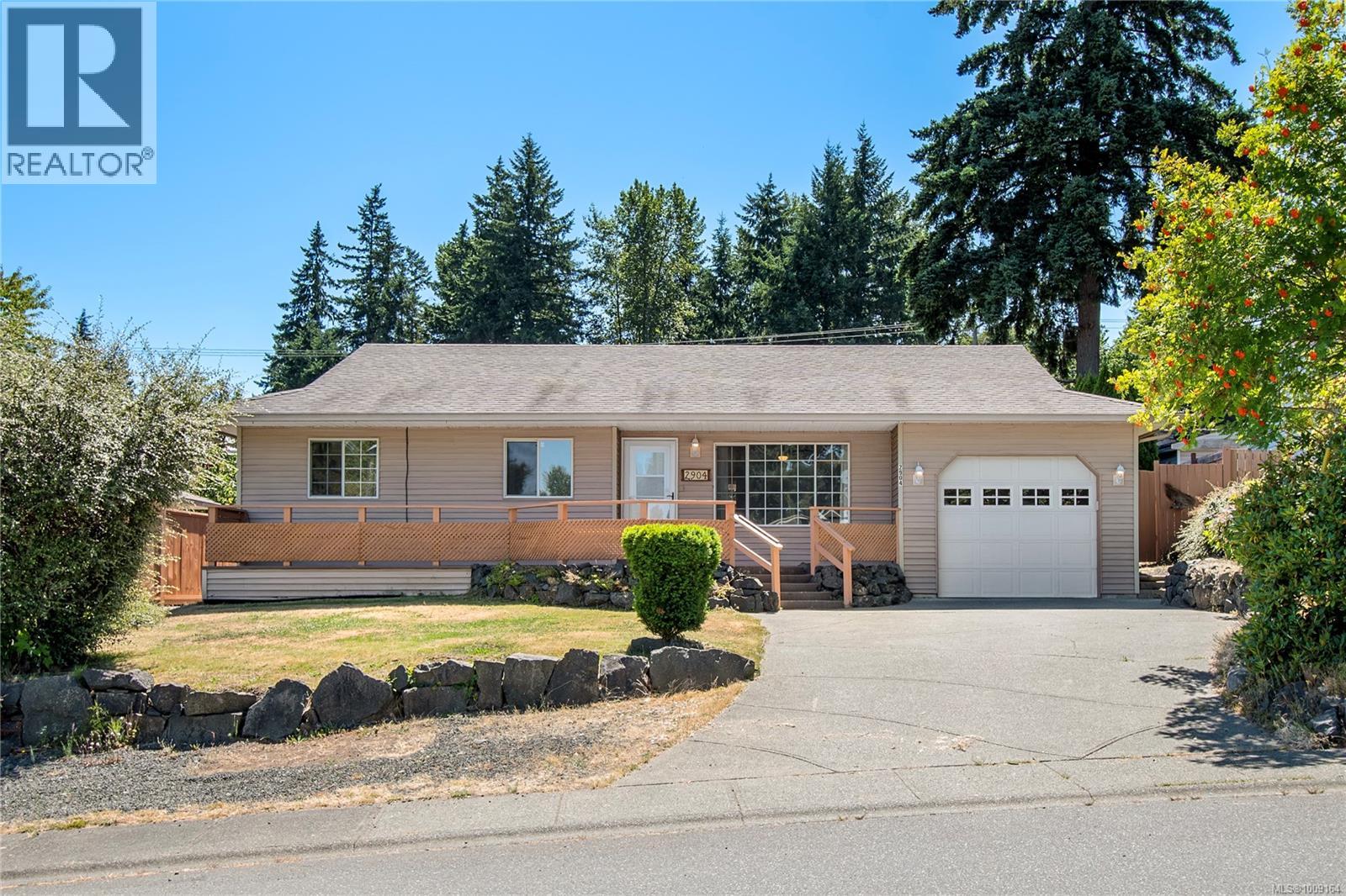 Photo 10 of 2904 Apple Dr, Campbell River BC