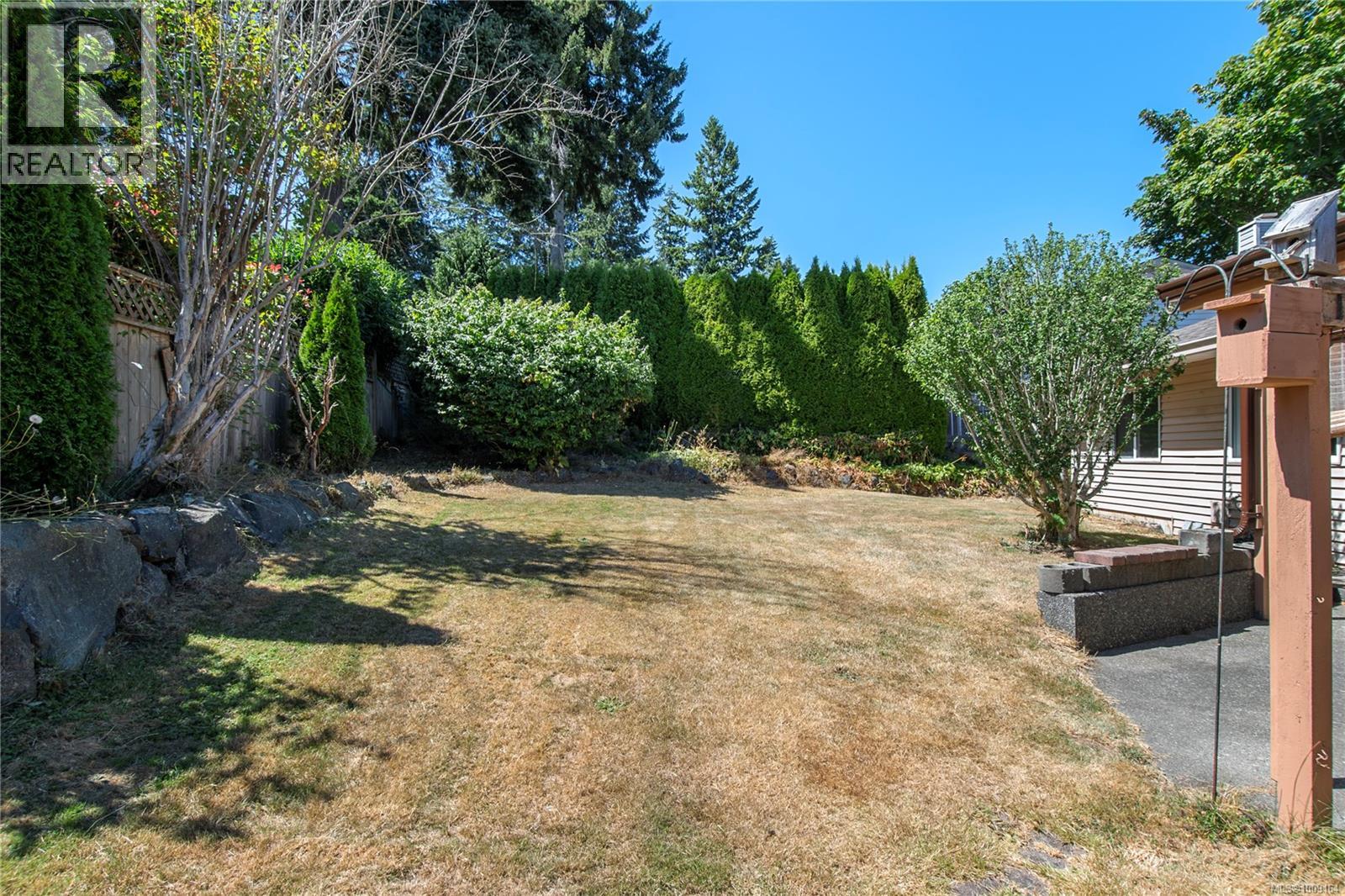 Photo 9 of 2904 Apple Dr, Campbell River BC