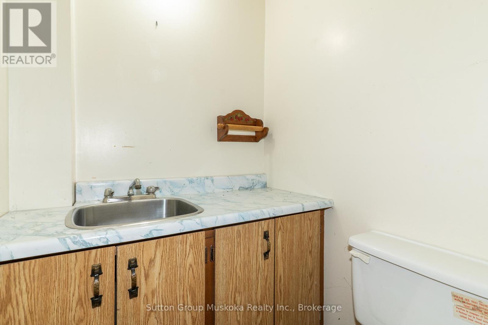 Photo 5 of 707 Muskoka Road 3 Road N, Huntsville ON