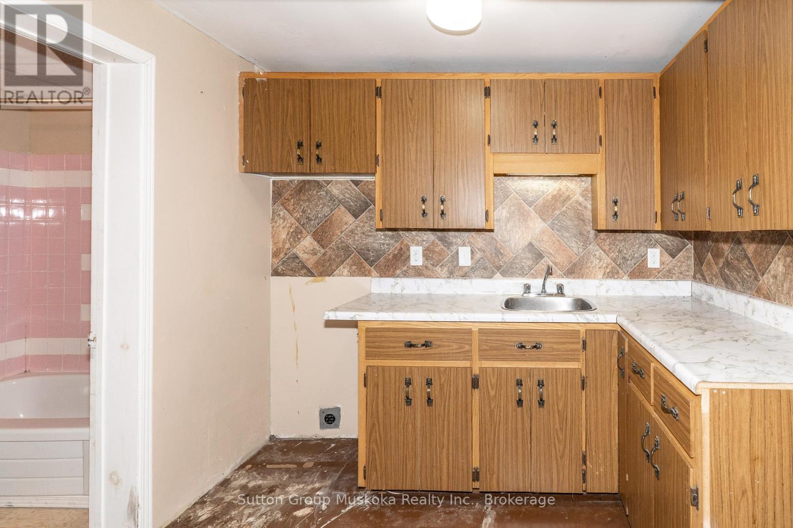 Photo 1 of 707 Muskoka Road 3 Road N, Huntsville ON