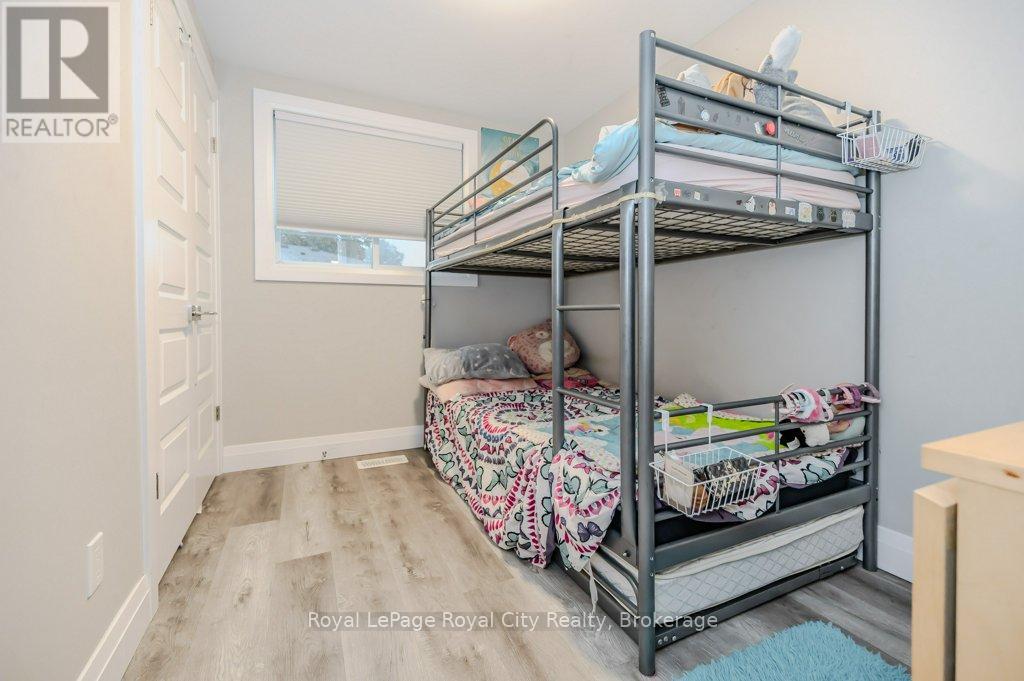 Photo 14 of 478 Pinetree Crescent, Cambridge ON