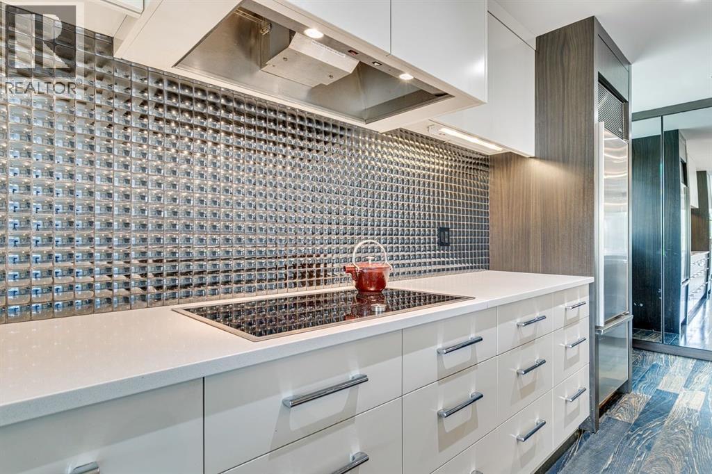 Photo 16 of 1222 18 Street Nw, Calgary AB