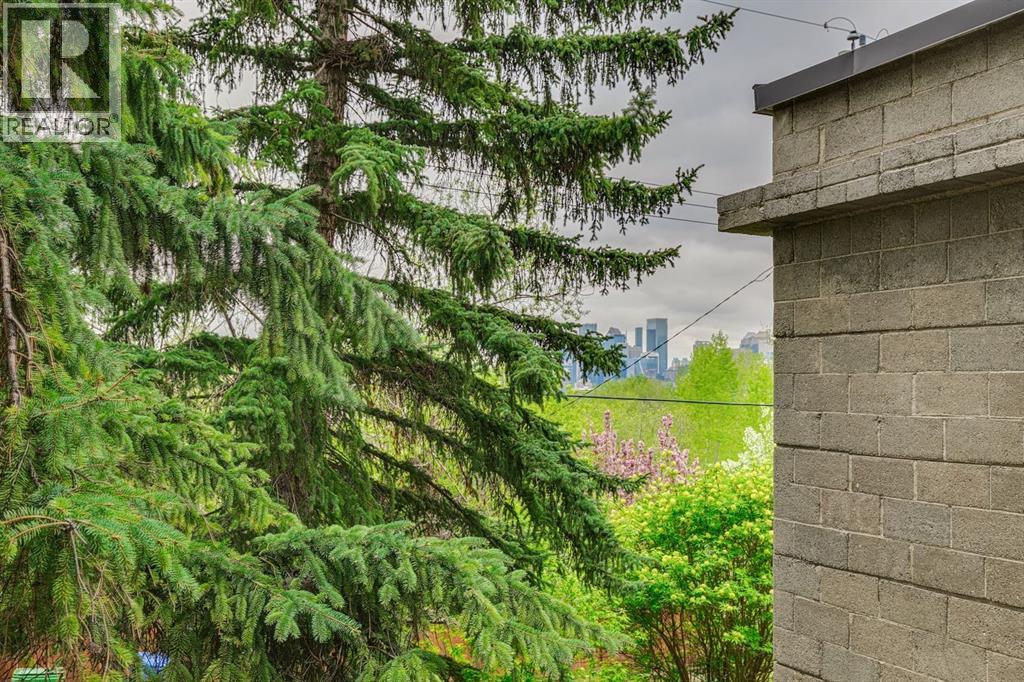 Photo 10 of 1222 18 Street Nw, Calgary AB
