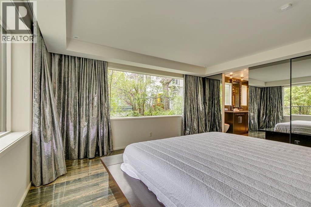 Photo 3 of 1222 18 Street Nw, Calgary AB