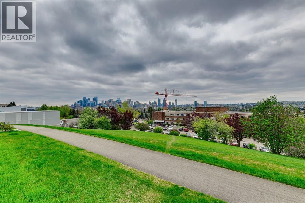 Photo 18 of 1222 18 Street Nw, Calgary AB