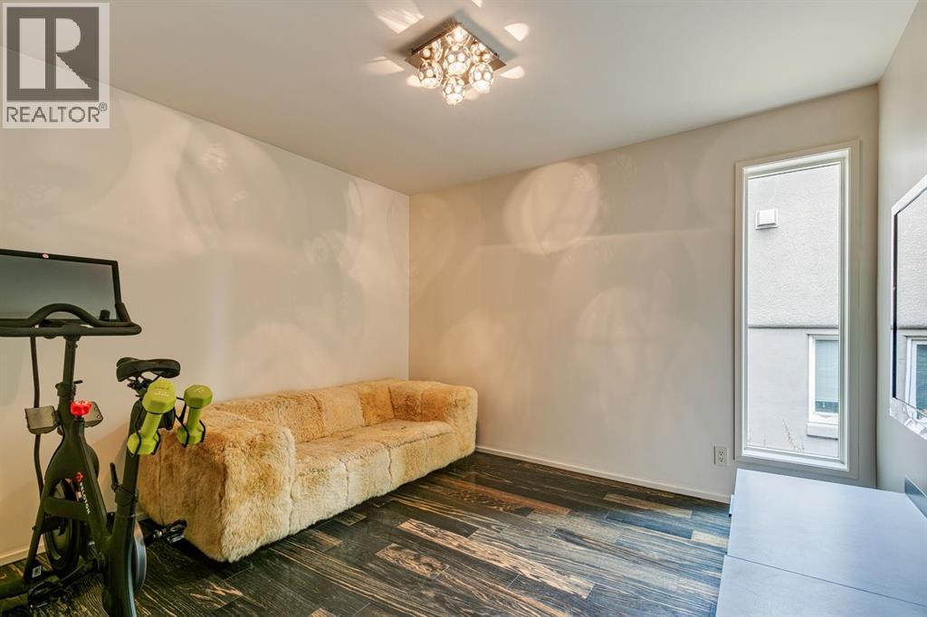 Photo 22 of 1222 18 Street Nw, Calgary AB