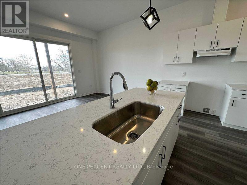 Photo 28 of 12 Beaverloch Drive, Thorold ON