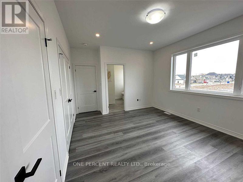 Photo 31 of 12 Beaverloch Drive, Thorold ON