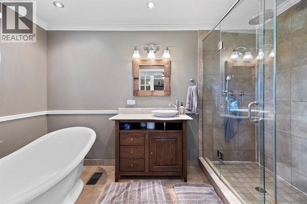 Photo 23 of 1690 Golfview Drive, Lasalle ON