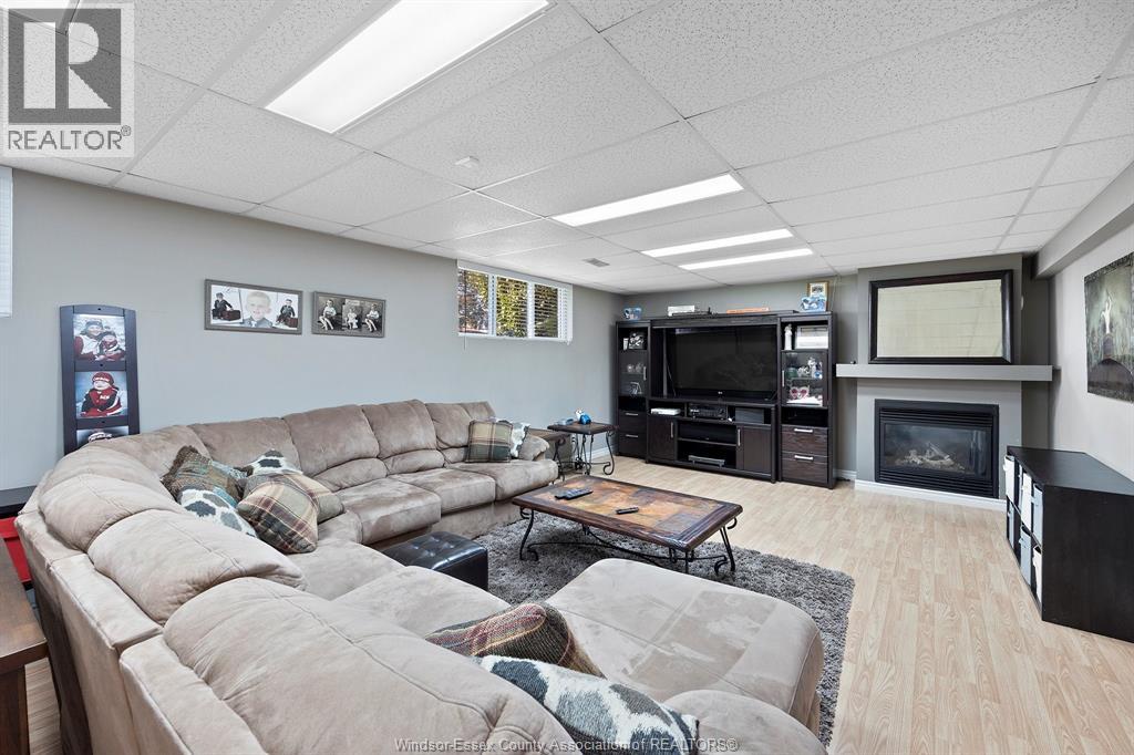 Photo 25 of 1690 Golfview Drive, Lasalle ON