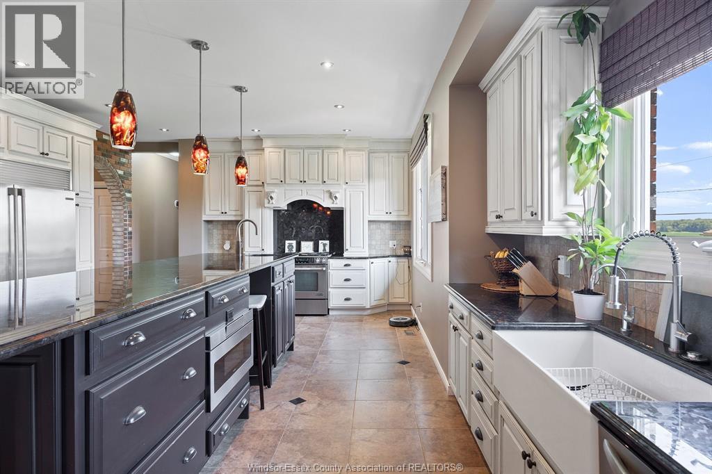 Photo 13 of 1690 Golfview Drive, Lasalle ON