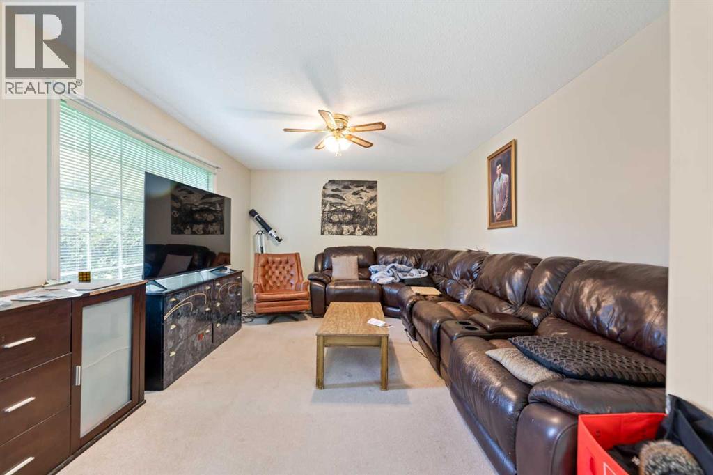Single Family House for Sale in  Regal Crescent NE Renfrew Calgary 