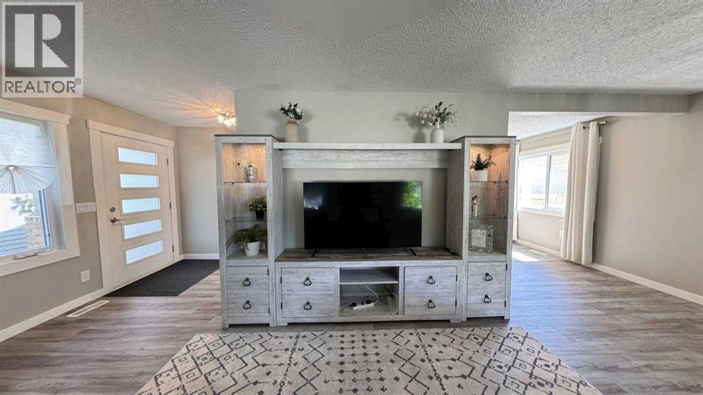 Single Family House Bungalow for Sale in  Sunhurst Court SE Sundance Calgary 