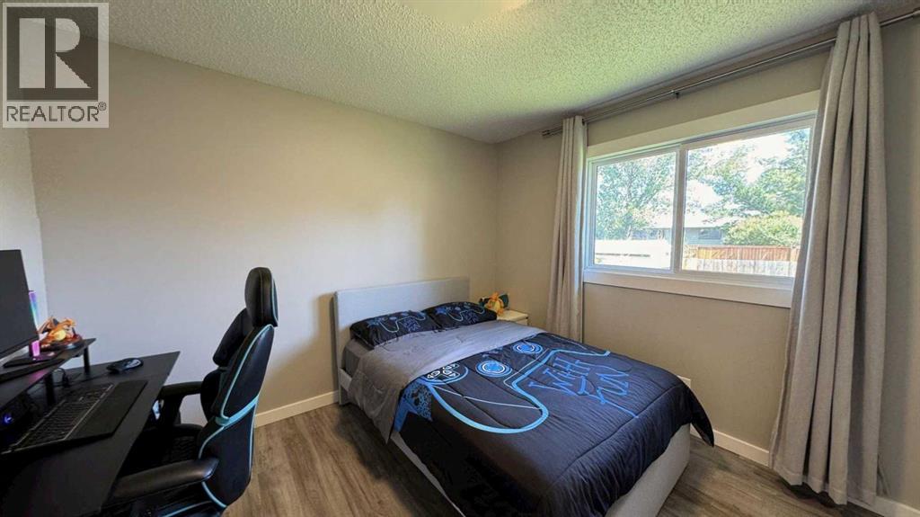 Single Family House Bungalow for Sale in  Sunhurst Court SE Sundance Calgary 