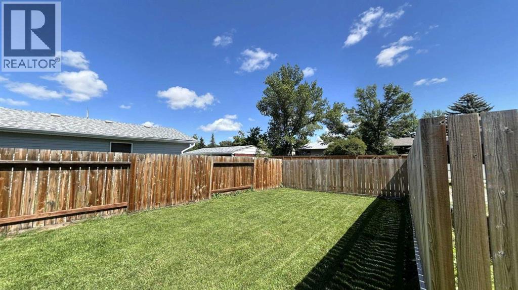 Single Family House Bungalow for Sale in  Sunhurst Court SE Sundance Calgary 