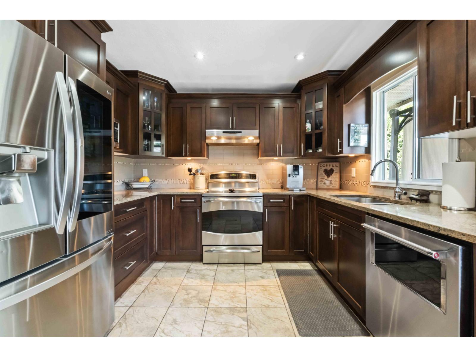 Photo 12 of 18843 61 A Avenue, Surrey BC