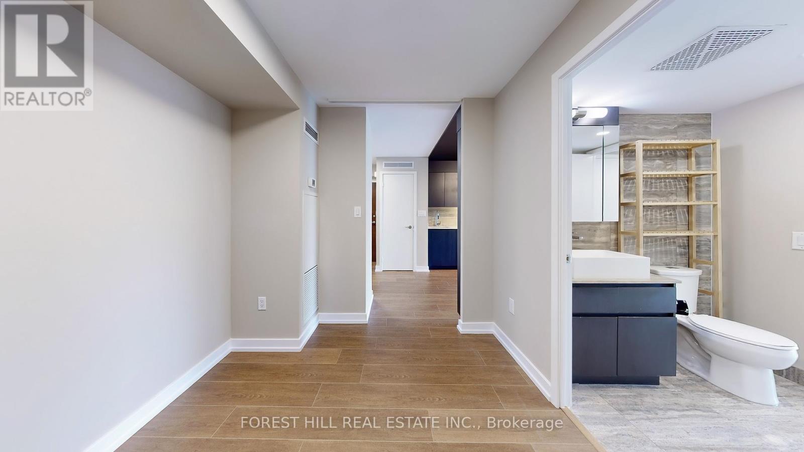 Photo 8 of 2816 15 Iceboat Terrace, Toronto ON