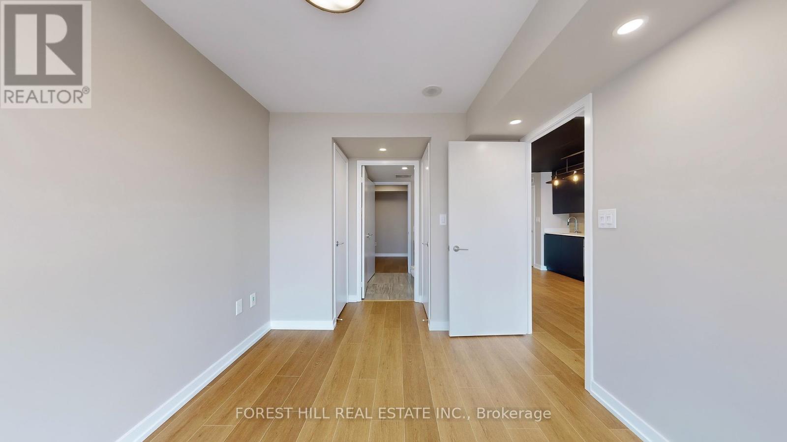 Photo 10 of 2816 15 Iceboat Terrace, Toronto ON