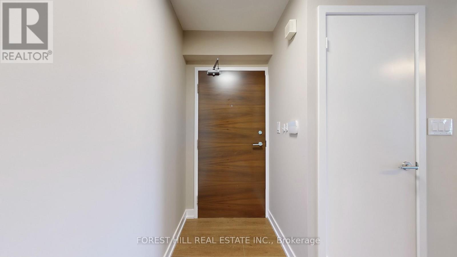 Photo 2 of 2816 15 Iceboat Terrace, Toronto ON