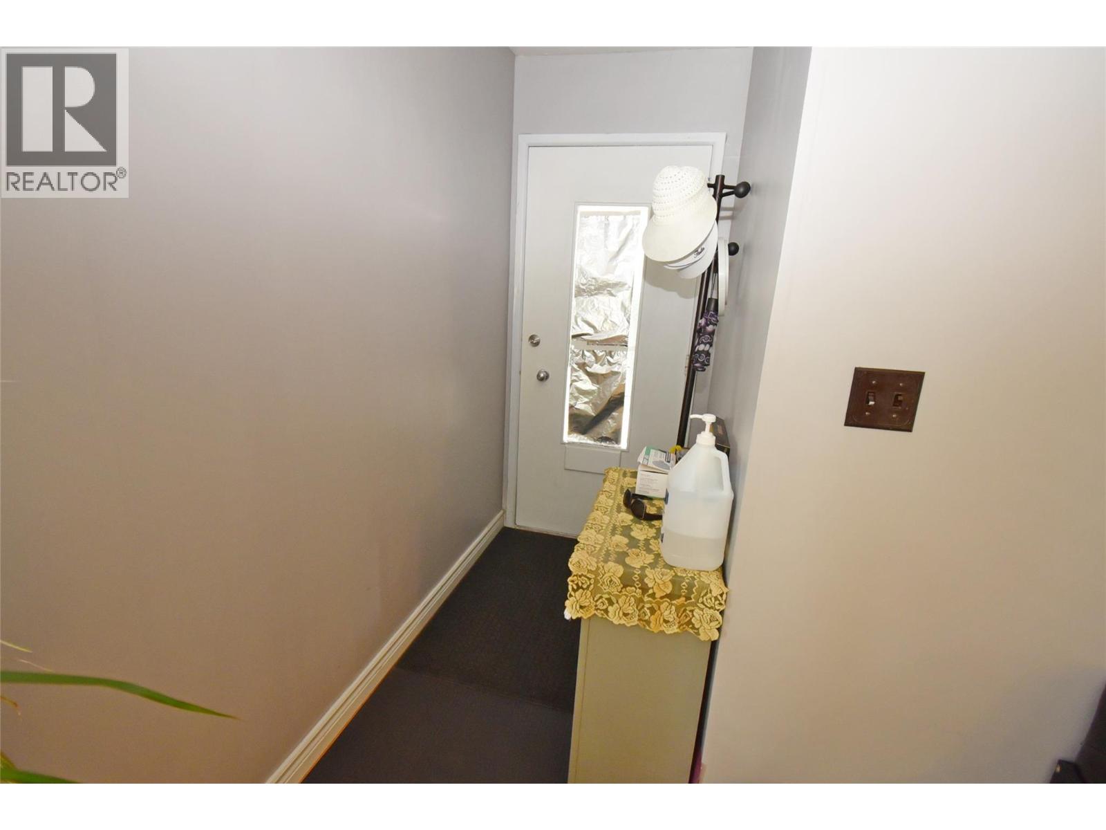 Photo 10 of 3415 35 Avenue, Vernon BC