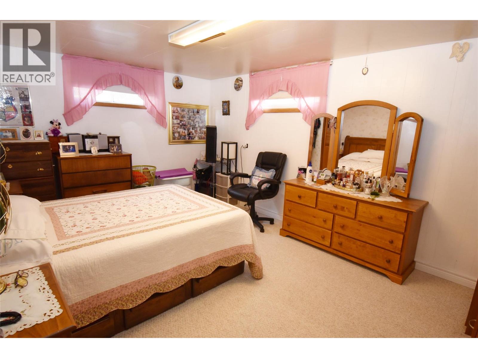 Photo 9 of 3415 35 Avenue, Vernon BC