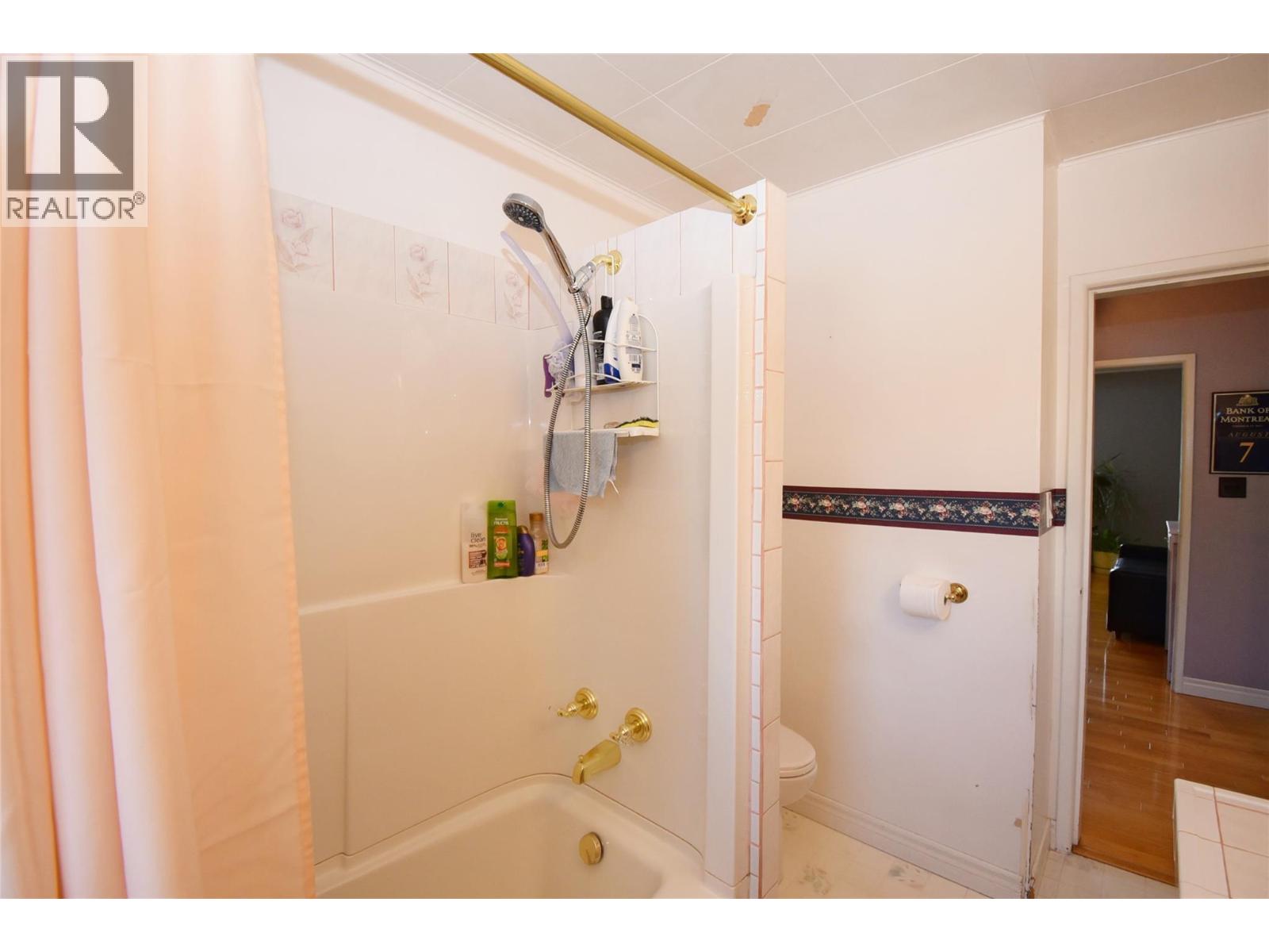 Photo 33 of 3415 35 Avenue, Vernon BC