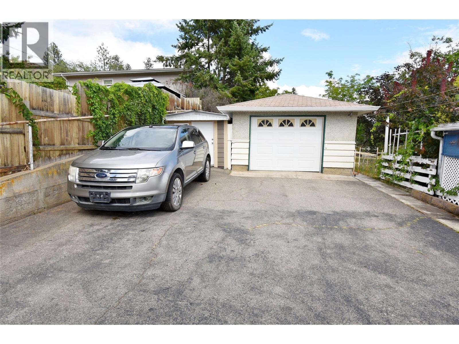 Photo 22 of 3415 35 Avenue, Vernon BC