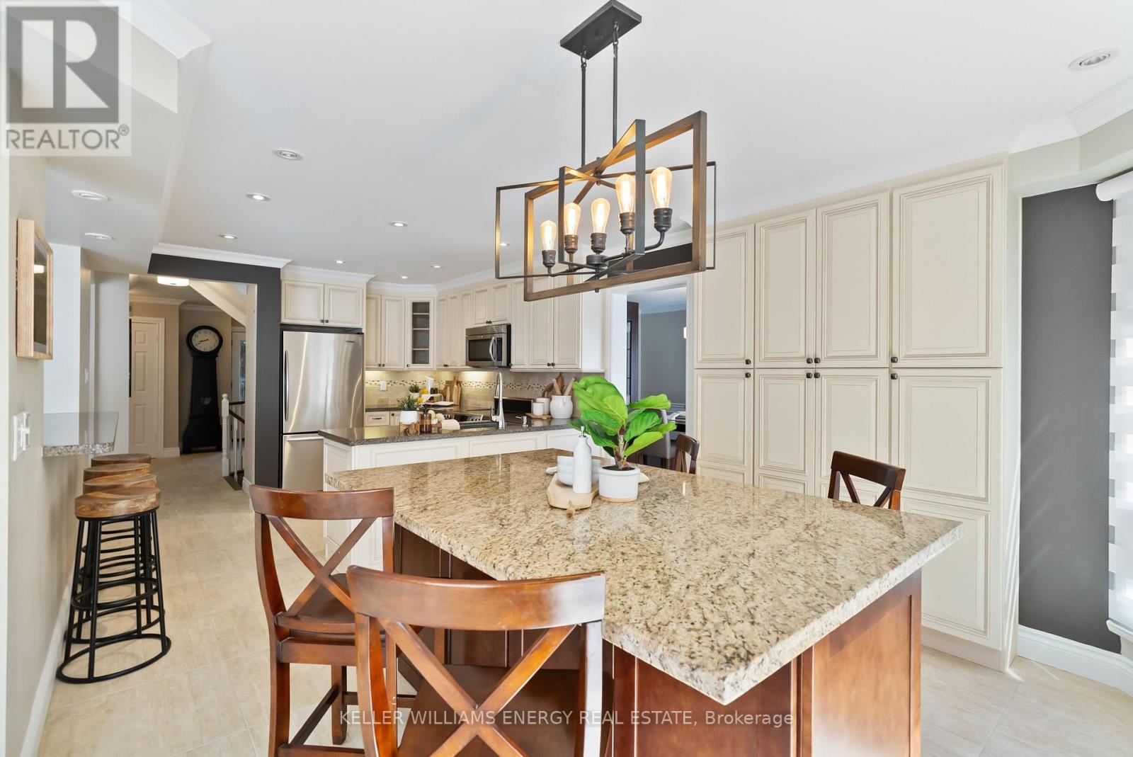 Photo 38 of 807 Regal Crescent, Pickering ON