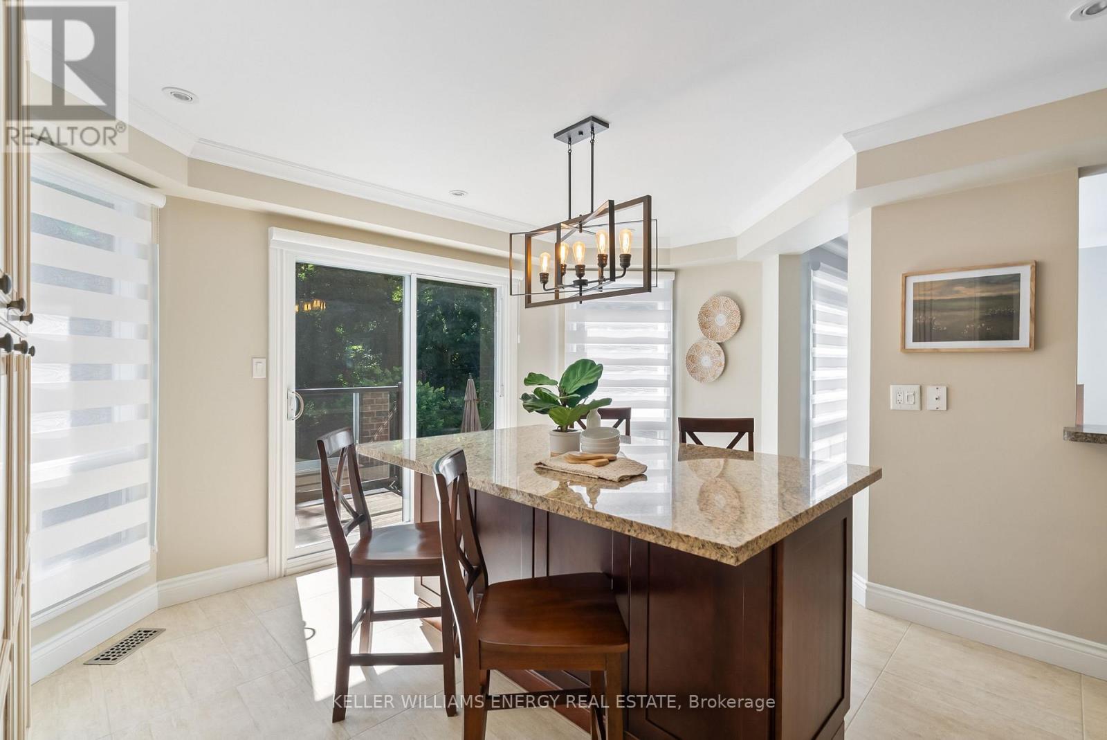 Photo 2 of 807 Regal Crescent, Pickering ON